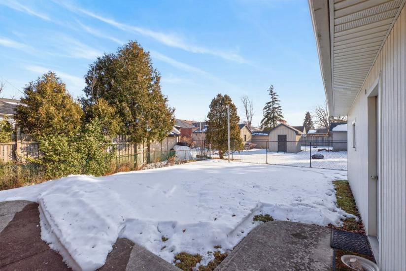 Property listing for 624 Seventh Ave., Hamilton, ON
