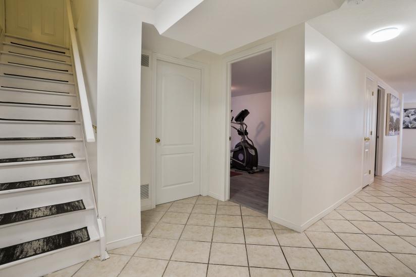 Property listing for 154 Hepburn Cres., Hamilton, ON