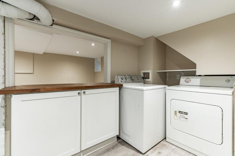 Property listing for 9 Blythe St., Hamilton, ON