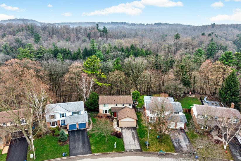 Property listing for 103 Turnbull Rd., Dundas, ON