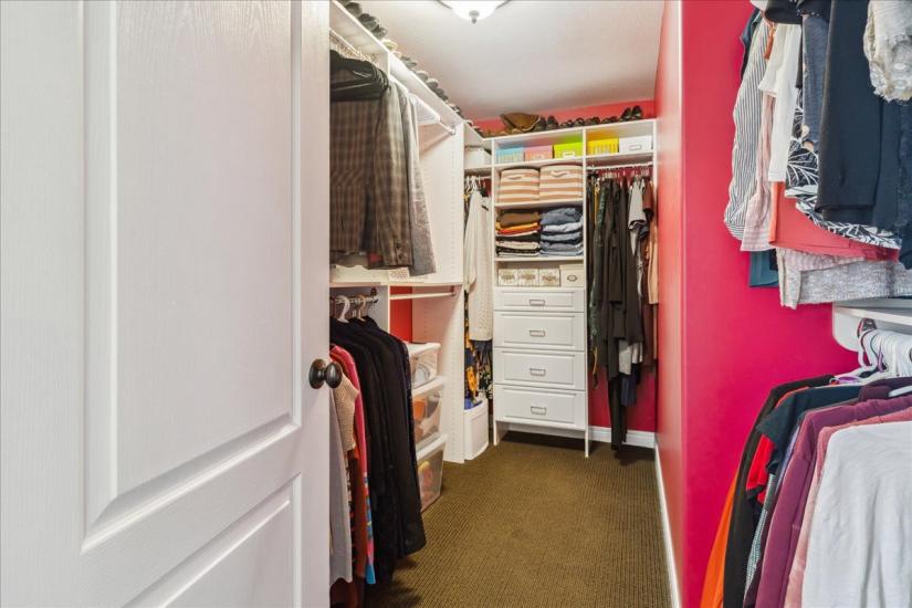 Property listing for 60 Pumpkin Pass, Binbrook, ON