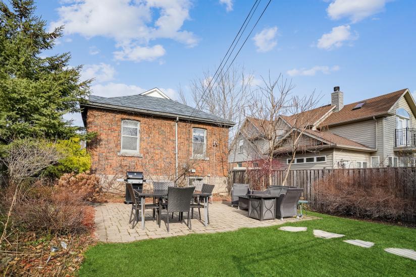 Property listing for 85 Hyde Park Ave, Hamilton, ON