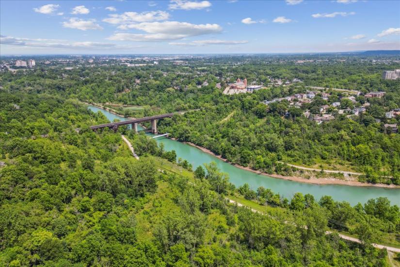 Property listing for 63 Pelham Rd., St. Catharines, ON