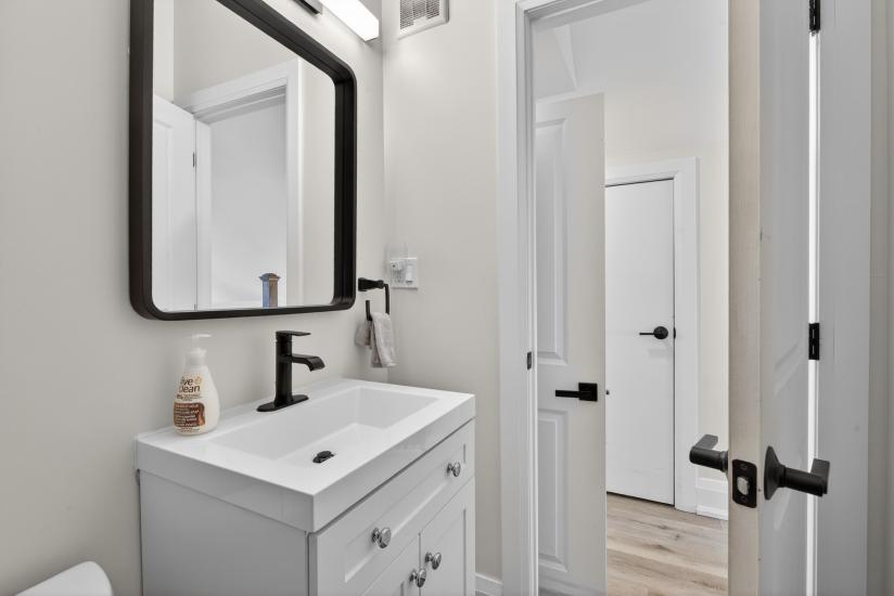 Property listing for 11 Barnesdale Ave. N., Hamilton, ON