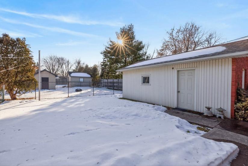 Property listing for 624 Seventh Ave., Hamilton, ON