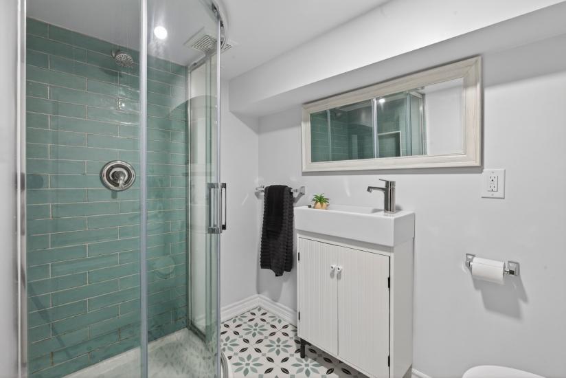 Property listing for 105 Highland Ave., St. Catharines, ON