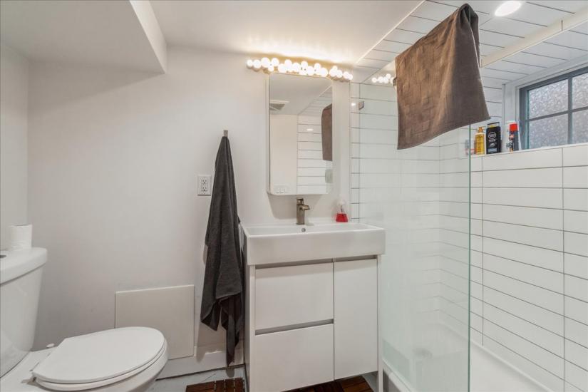 Property listing for 160 Dalewood Cres., Hamilton, ON