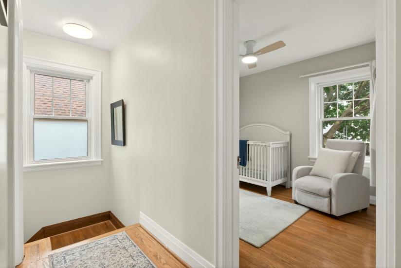 Property listing for 13 Tweedsmuir Ave., Dundas, ON