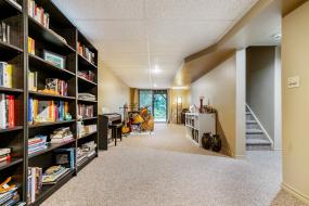 Property listing for 145 Lavender Dr., Ancaster, ON