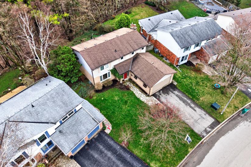 Property listing for 103 Turnbull Rd., Dundas, ON