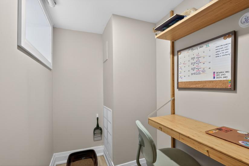 Property listing for 11 Barnesdale Ave. N., Hamilton, ON