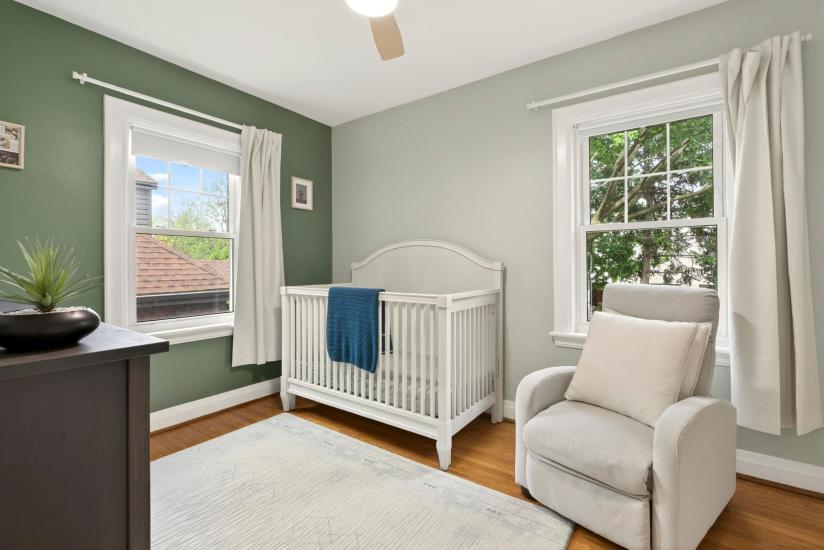 Property listing for 13 Tweedsmuir Ave., Dundas, ON
