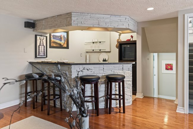 Property listing for 35 Shalfleet Blvd., Brantford, ON