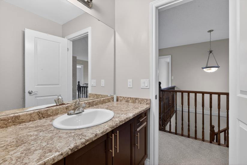 Property listing for 79 Dolomiti Crt., Stoney Creek, ON