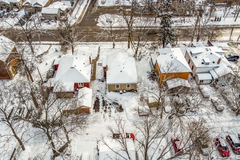 Property listing for 15 Dundas St, Dundas, ON