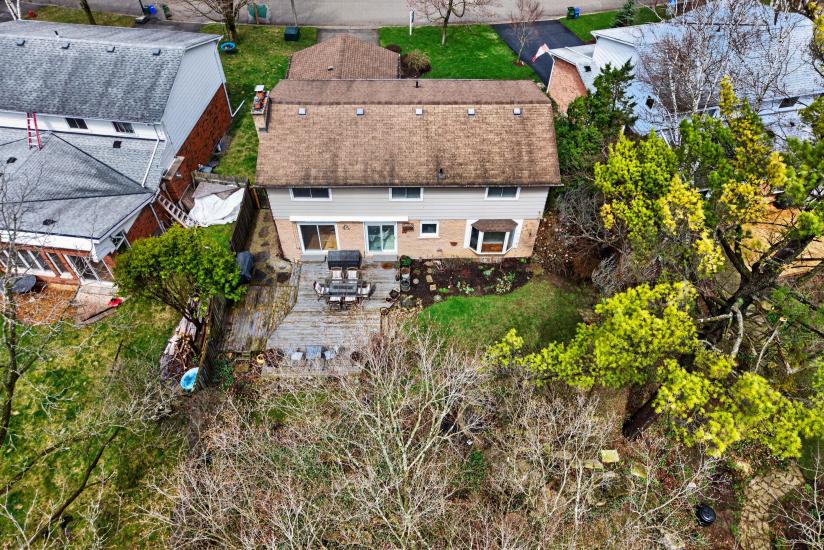 Property listing for 103 Turnbull Rd., Dundas, ON