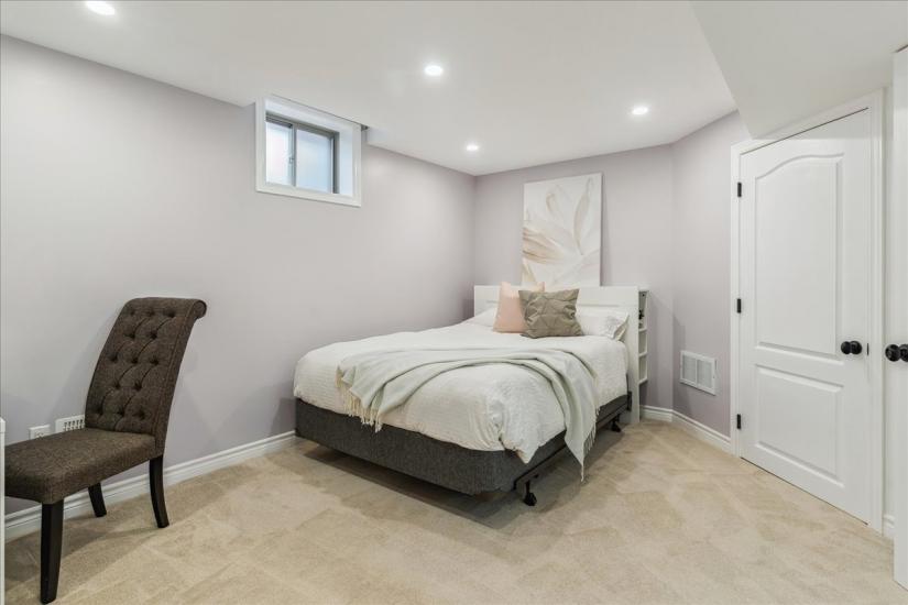 Property listing for 60 Pumpkin Pass, Binbrook, ON