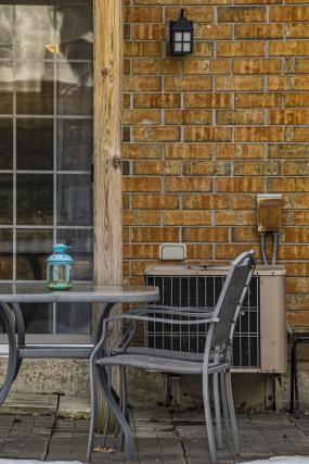 Property listing for #92-100 Beddoe Dr., Hamilton, Ontario