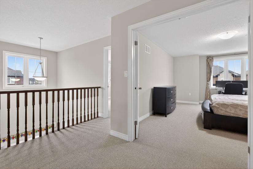 Property listing for 79 Dolomiti Crt., Stoney Creek, ON
