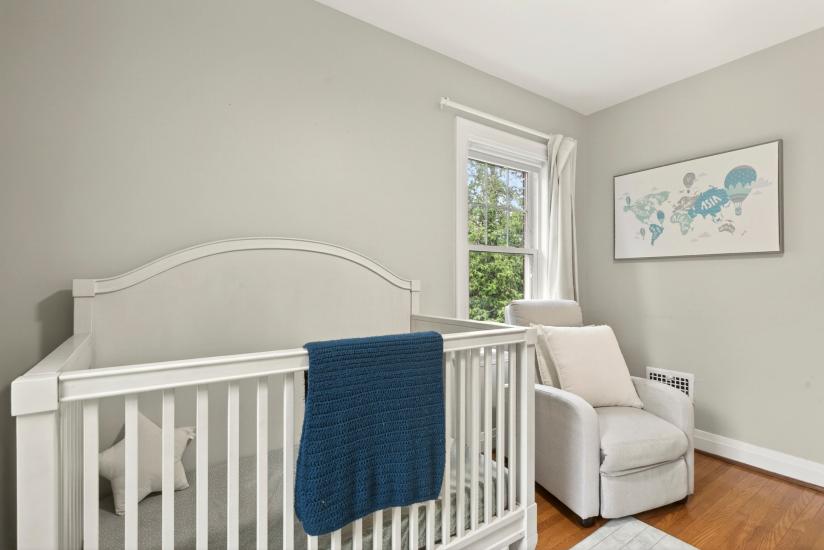 Property listing for 13 Tweedsmuir Ave., Dundas, ON
