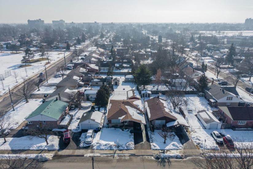 Property listing for 624 Seventh Ave., Hamilton, ON