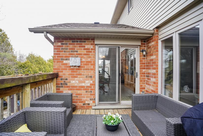 Property listing for 154 Hepburn Cres., Hamilton, ON