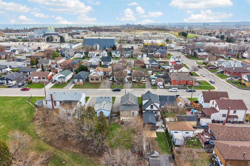 Property listing for 663 Tate Ave., Hamilton, ON