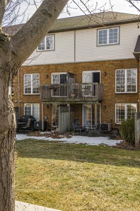 Property listing for #92-100 Beddoe Dr., Hamilton, Ontario