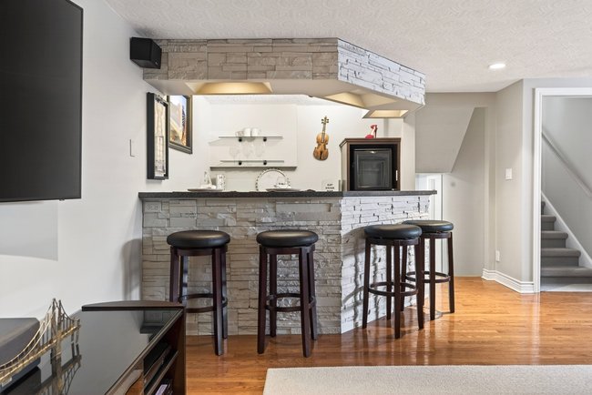 Property listing for 35 Shalfleet Blvd., Brantford, ON