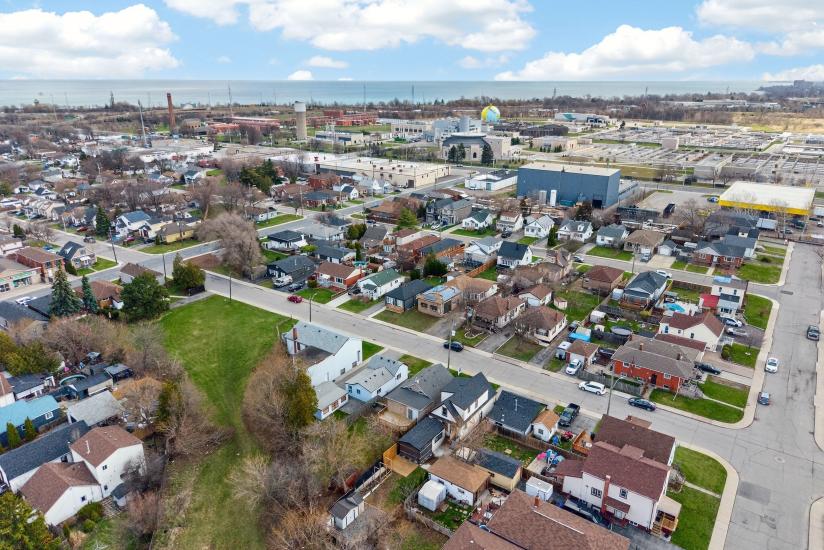 Property listing for 663 Tate Ave., Hamilton, ON