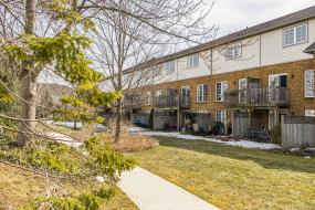 Property listing for #92-100 Beddoe Dr., Hamilton, Ontario
