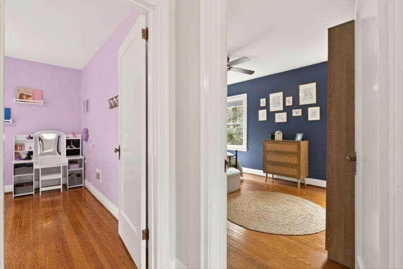 Property listing for 13 Tweedsmuir Ave., Dundas, ON