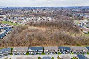 Property listing for #5-370 Stonehenge Dr., Ancaster, ON