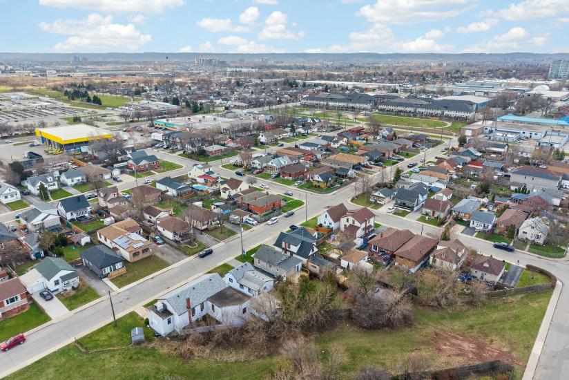 Property listing for 663 Tate Ave., Hamilton, ON