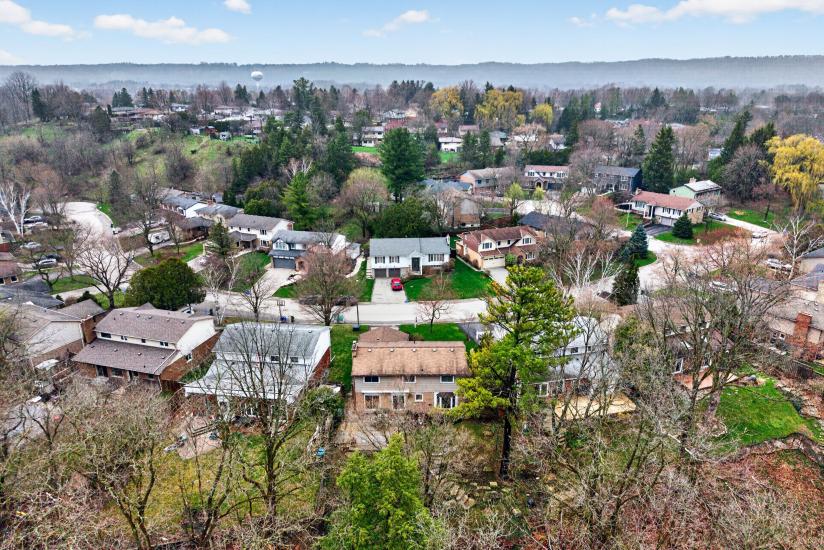 Property listing for 103 Turnbull Rd., Dundas, ON