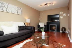 Property listing for 86 Meadow Wood Cres., Hamilton, ON