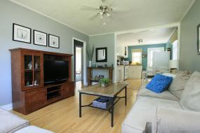 Property listing for 100 Mercer St., Dundas, ON