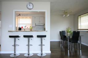 Property listing for 563 Mohawk Rd. E., Hamilton, ON