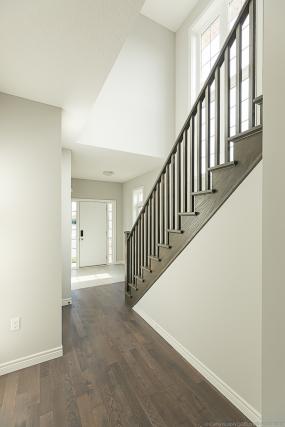 Property listing for 138 Dunrobin Lane, Grimsby, ON