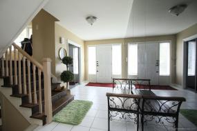 Property listing for 675 Scenic Dr., Hamilton, ON