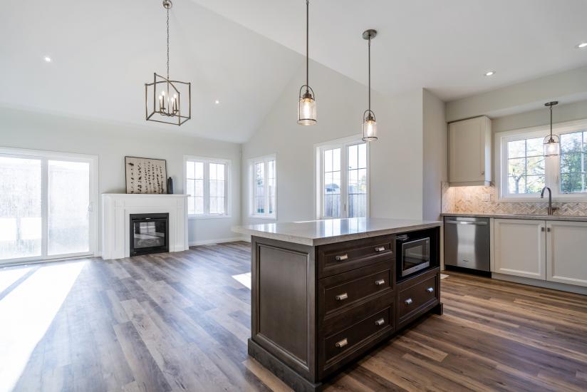 Property listing for 2 Dennis Drive, Smithville, Ontario