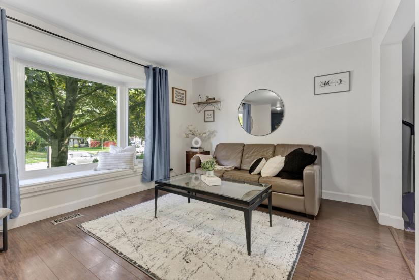 Property listing for 20 Bywood Cres., Stoney Creek, ON