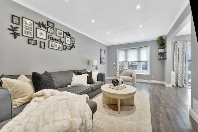 Property listing for #7-860 Rymal Rd. E., Hamilton, ON
