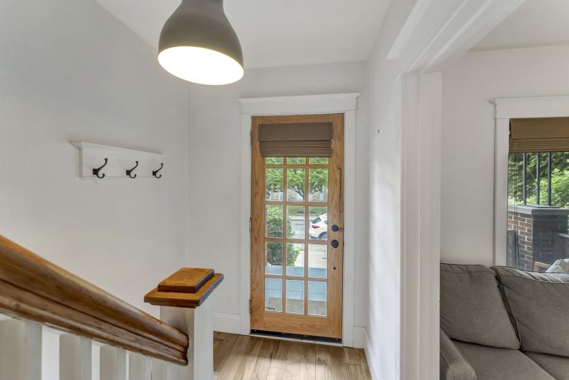 Property listing for 433 Hughson St. N., Hamilton, ON