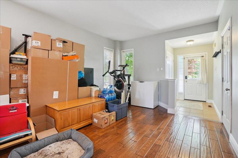 Property listing for 70 Moore Cres., Ancaster, ON
