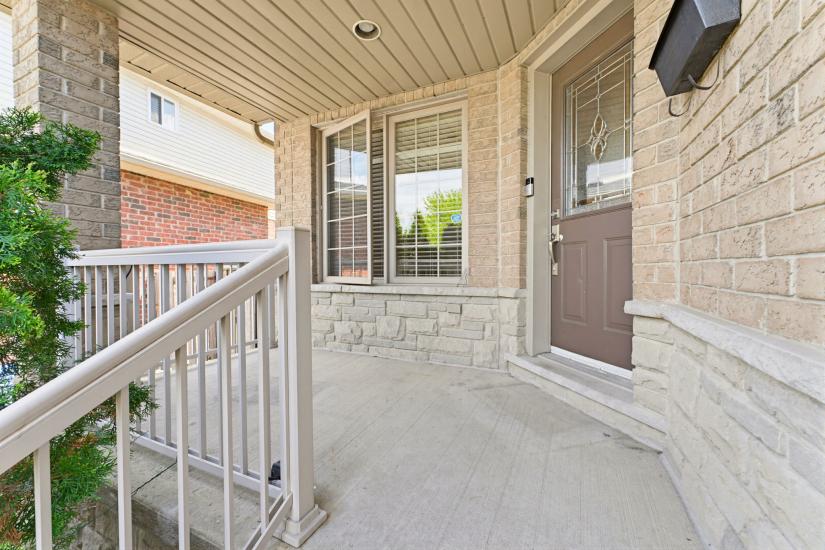 Property listing for 40 Lanza Crt., Hamilton, ON