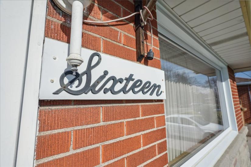 Property listing for 16 Greenwood St., Hamilton, ON