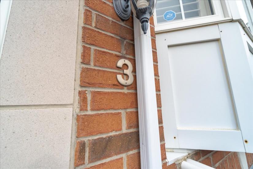 Property listing for #3-437 Highway 8, Stoney Creek, ON