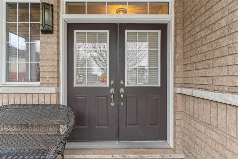 Property listing for 19 Deborah Crt., Hamilton, ON