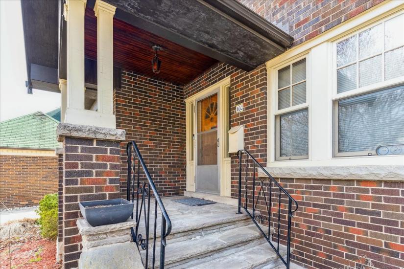 Property listing for 160 Dalewood Cres., Hamilton, ON